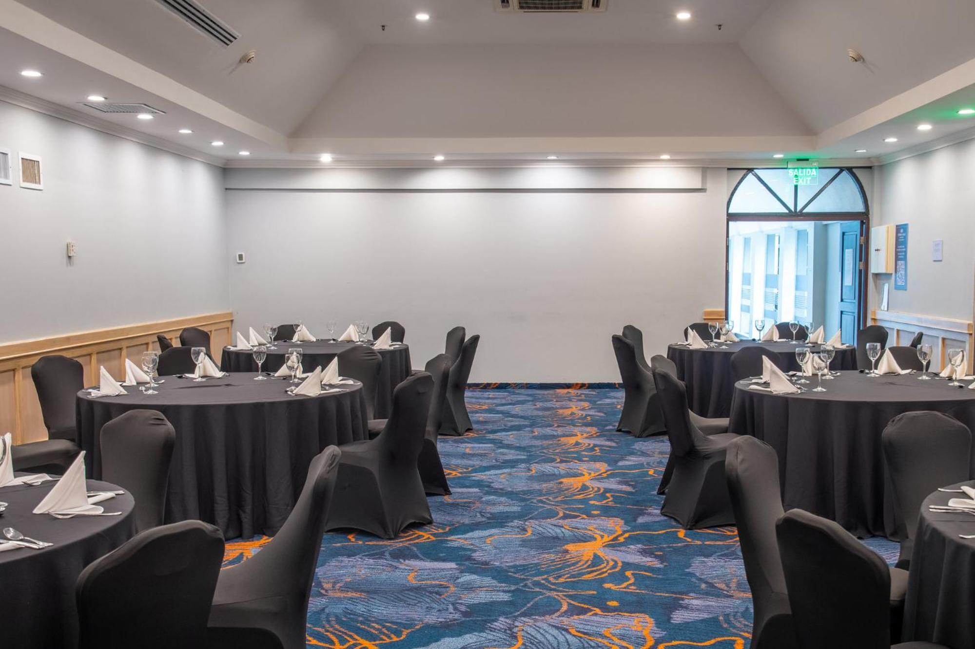 Hotel Crowne Plaza La Sabana By Ihg