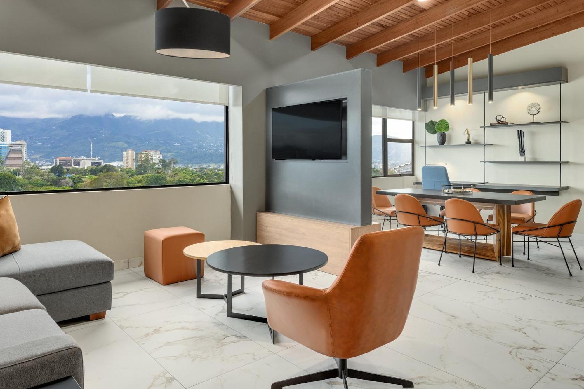 Hotel Crowne Plaza La Sabana By Ihg